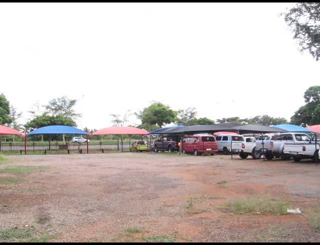 574M² RETAIL TO LET IN MONTANA PARK